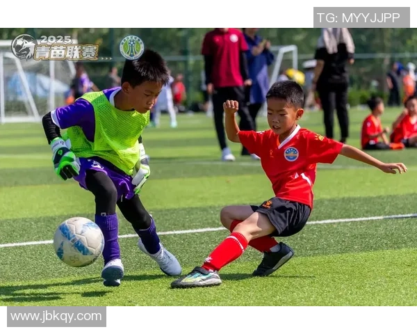 足球球星现场配音大挑战：解锁球场背后的声音与激情